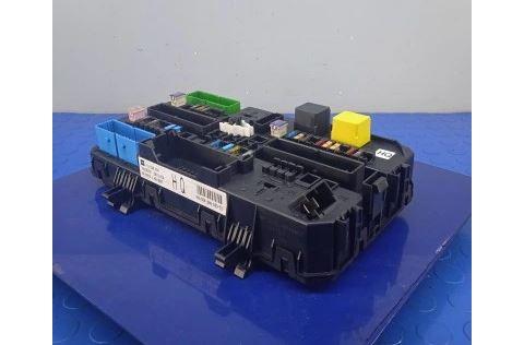 Opel Astra III 2004-2014 hatchback 1.7 CDTI diesel MT 74 kW 2005  Poistková skrinka 13220831