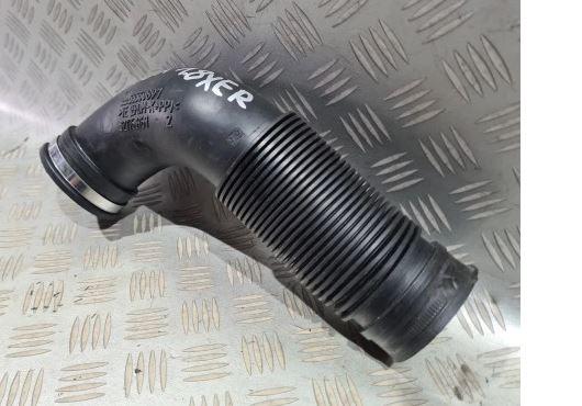 Opel Insignia A 2008-2017 sedan 1.8 16v petrol MT 103 kW 2009  Hadica chladenia vzduchu 55560897