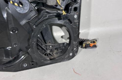 Volkswagen Touareg II 2010-2018 hatchback 3.0 TDI diesel AT 180 kW 2012  Mechanizmus sťahovania okna predný ľavý 7P6837755B