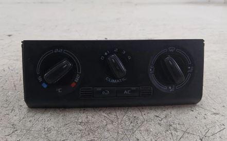 Skoda Fabia II 2007-2014 hatchback 1.8 TSI petrol MT 118 kW 2009 Panel kúrenia/klimatizácie 5J0820045B