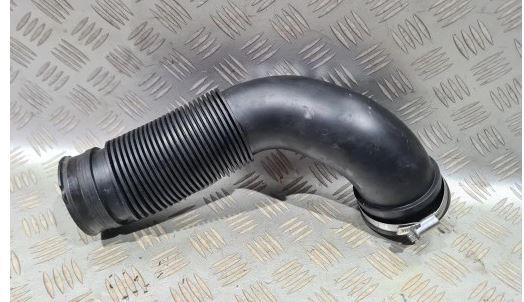 Opel Insignia A 2008-2017 sedan 1.8 16v petrol MT 103 kW 2009  Hadica chladenia vzduchu 55560897