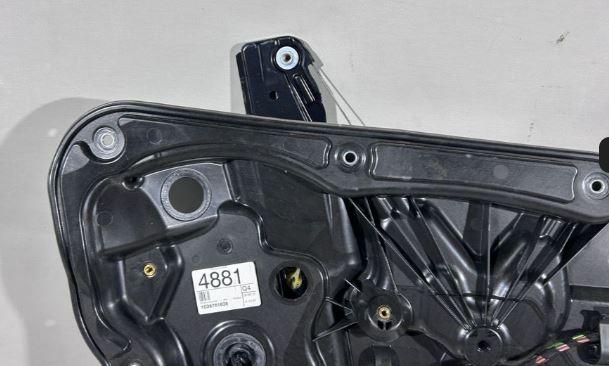 Volkswagen Touareg II 2010-2018 hatchback 3.0 TDI diesel AT 180 kW 2012  Mechanizmus sťahovania okna predný ľavý 7P6837755B