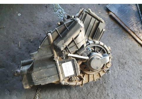 Volkswagen Transporter T5 2003-2015 hatchback 2.5 TDI diesel MT 96 kW 2004  Radiátor kúrenia 7H0819004C