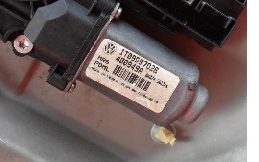 Skoda Octavia II 2004-2013 hatchback 1.9 TDI diesel MT 77 kW 2010  Mechanizmus sťahovania okna predný pravý 1Z1837656B