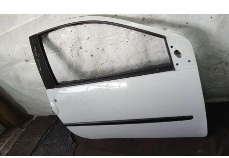 Renault Twingo II 2007-2014 hatchback 1.2 16v petrol MT 55 kW 2013  Dvere predné pravé