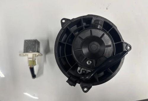 Suzuki Splash hatchback 1.0 petrol MT 48 kW 2008  Ohrievanie, ventilácia A10370B07000