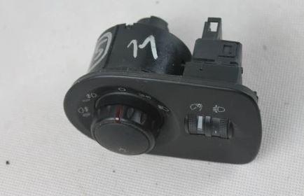 Seat Leon II 2005-2012 hatchback 2.0 TFSI petrol MT 136 kW 2005  Prepínač svetiel 1P1941431B