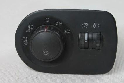 Seat Leon II 2005-2012 hatchback 2.0 TFSI petrol MT 136 kW 2005  Prepínač svetiel 1P1941431B