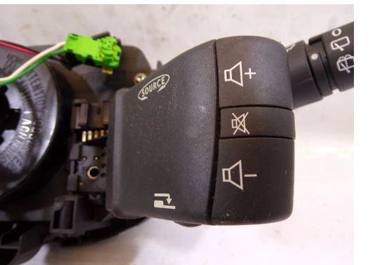 Renault Megane II 2003-2008 hatchback 1.5 DCI diesel MT 60 kW 2002  Prepínacie páčky pod volantom 8200216462