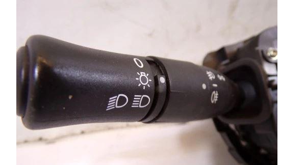 Renault Megane II 2003-2008 hatchback 1.5 DCI diesel MT 60 kW 2002  Prepínacie páčky pod volantom 8200216462