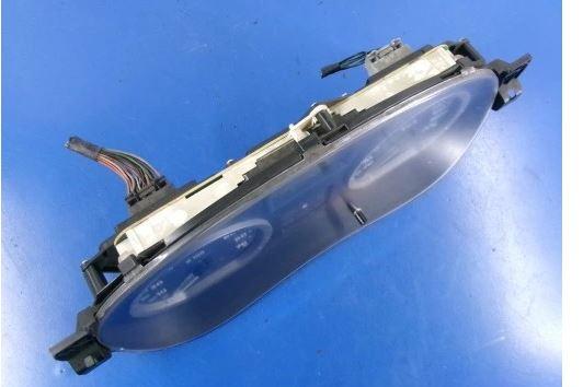 Dacia Logan I 2005-2014 sedan 1.4 8v petrol MT 55 kW 2007  Prístrojová doska P8200377739