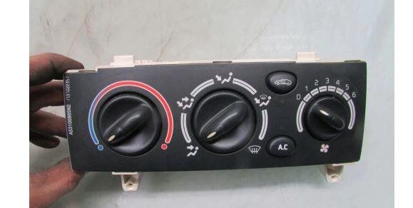 Renault Scenic I 1996-2003 hatchback 1.6 16v petrol MT 79 kW 2000  Panel kúrenia/klimatizácie 651947U