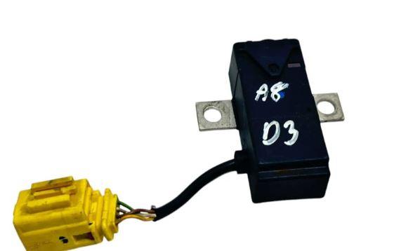 Audi A8 D3 2002-2009 sedan 3.0 TDI diesel AT 171 kW 2004  Poistková skrinka 7L0915457A 514160007