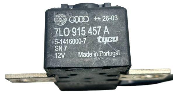 Audi A8 D3 2002-2009 sedan 3.0 TDI diesel AT 171 kW 2004  Poistková skrinka 7L0915457A 514160007