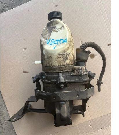 Opel Vectra C 2002-2008 sedan 1.9 CDTI diesel Z19DT MT 88 kW 2007  Servočerpadlo