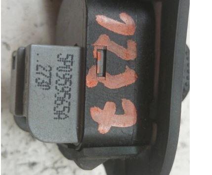 Seat Leon II 2005-2012 hatchback 1.6 8v petrol MT 75 kW 2005  Prepínač ovládania okna predný ľavý 5P0959565A