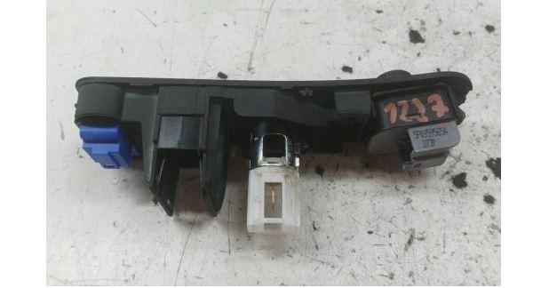 Seat Leon II 2005-2012 hatchback 1.6 8v petrol MT 75 kW 2005  Prepínač ovládania okna predný ľavý 5P0959565A