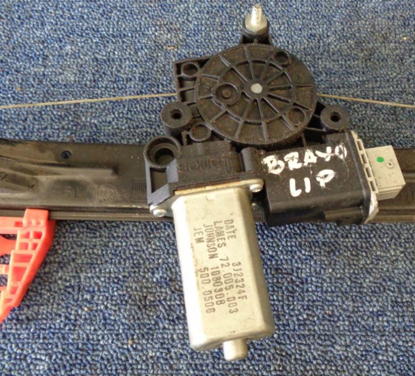 Fiat Bravo II 2007-2014 hatchback 1.6 JTD 16v diesel 77 kW 2009  Mechanizmus sťahovania okna predný ľavý 51836460