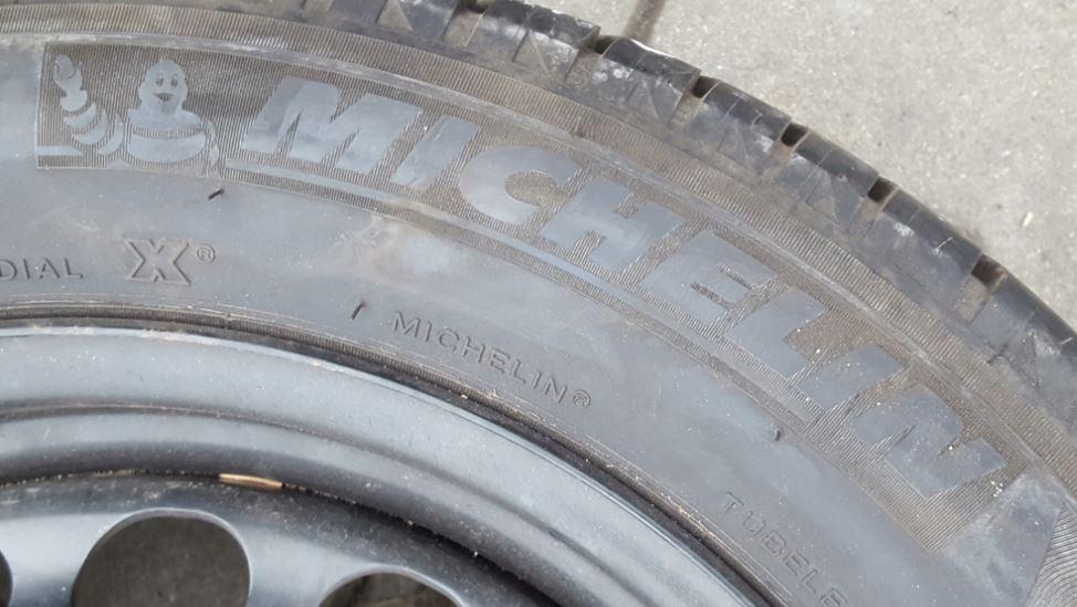 Volkswagen Passat B6 B7 B8 2005-2015 sedan 2.0 TDI diesel 125 kW 2009  Sada na výmenu rezervného kolesa R16