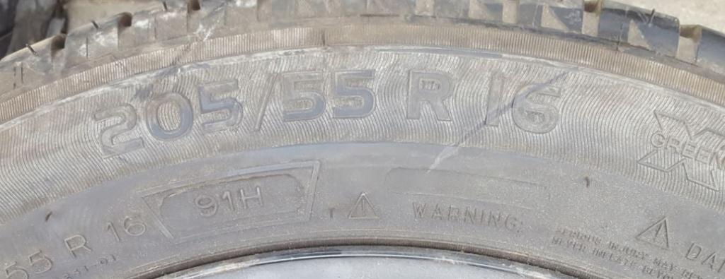 Volkswagen Passat B6 B7 B8 2005-2015 sedan 2.0 TDI diesel 125 kW 2009  Sada na výmenu rezervného kolesa R16