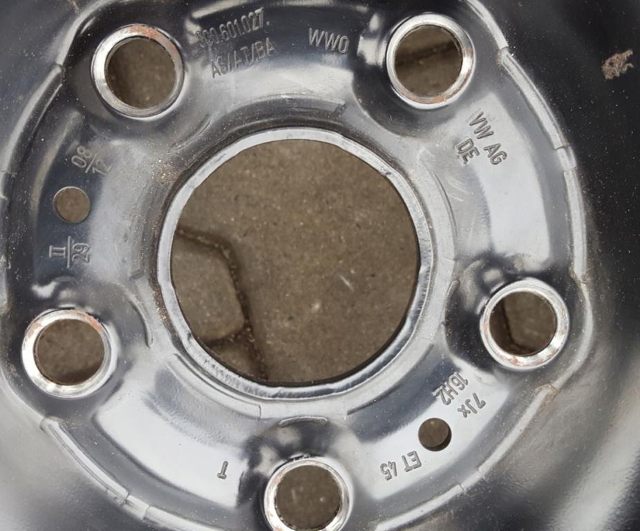 Volkswagen Passat B6 B7 B8 2005-2015 sedan 2.0 TDI diesel 125 kW 2009  Sada na výmenu rezervného kolesa R16