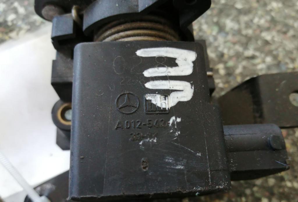 Mercedes ML W163 1997-2005 suv 2.7 CDI diesel 120 kW 2001  Potenciometer plynového pedálu A0125423317