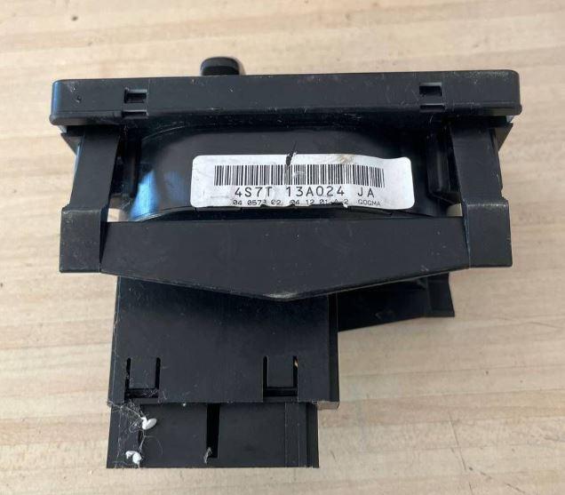 Ford Mondeo Mk3 2000-2007 sedan 2.0 TDCI diesel MT 85 kW 2001  Prepínač svetiel 4S7T13A024JA