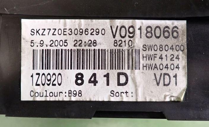 Skoda Octavia II 2004-2013 hatchback 2.0 TDI diesel MT 103 kW 2008  Prístrojová doska 1Z0920841D V0918066 A2C53088698