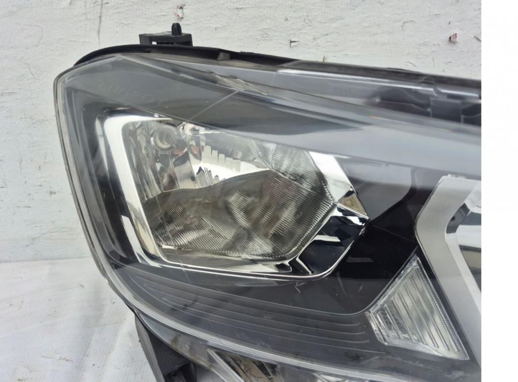 Peugeot Partner II 2008-2018 hatchback 1.6 HDI diesel MT 68 kW 2015  Svetlo predné pravé 9816826880