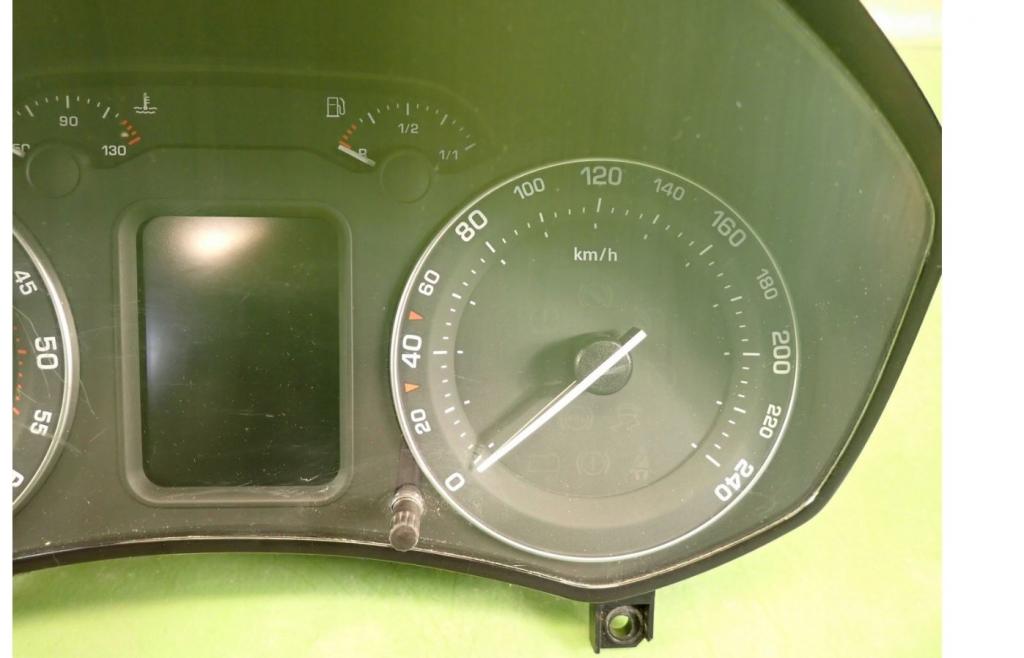 Skoda Octavia II 2004-2013 hatchback 2.0 TDI diesel MT 103 kW 2008  Prístrojová doska 1Z0920841D V0918066 A2C53088698