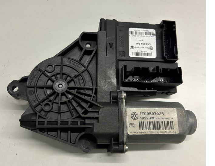 Skoda Octavia II 2004-2013 combi 1.9 TDI diesel MT 77 kW 2007  Motorček okien predný pravý 5K0959792 1T0959702R