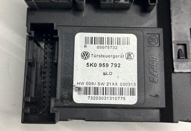 Skoda Octavia II 2004-2013 combi 1.9 TDI diesel MT 77 kW 2007  Motorček okien predný pravý 5K0959792 1T0959702R