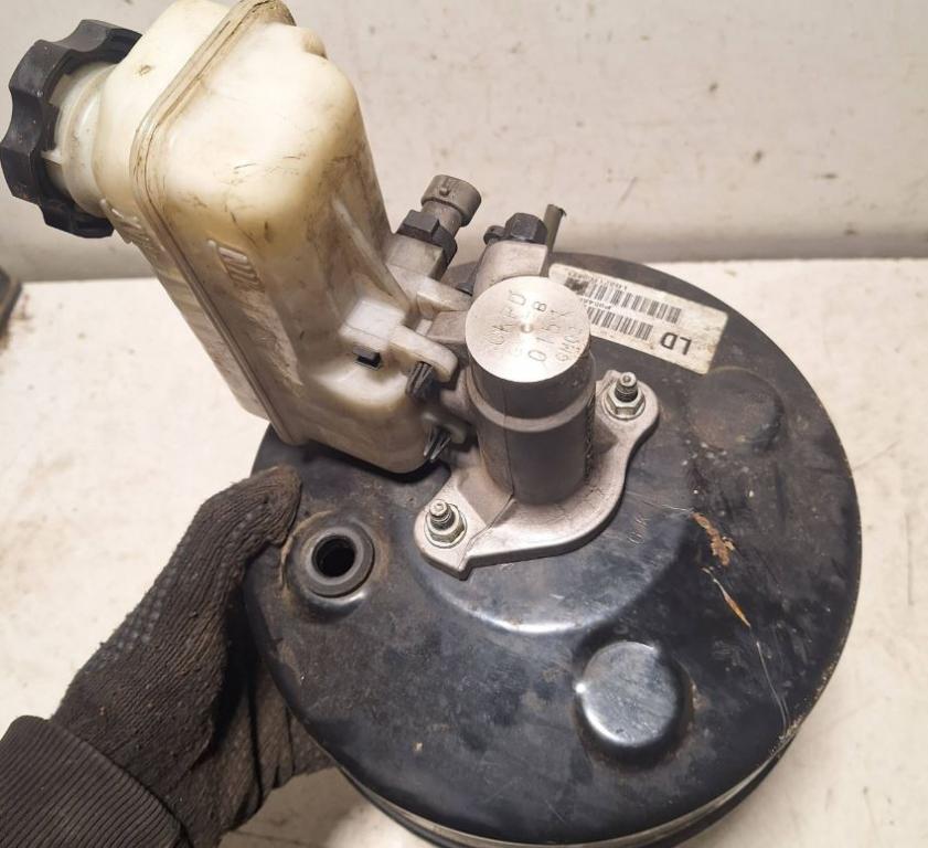 Chevrolet Captiva hatchback 2.2 VCDI diesel AT 135 kW 2012  Posilňovač bŕzd P95488856 LD3211C0871