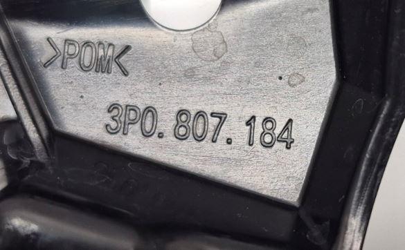 Skoda Superb IV 2023- sedan   Úchyt (držiak) predného nárazníka pravý 3P0807184