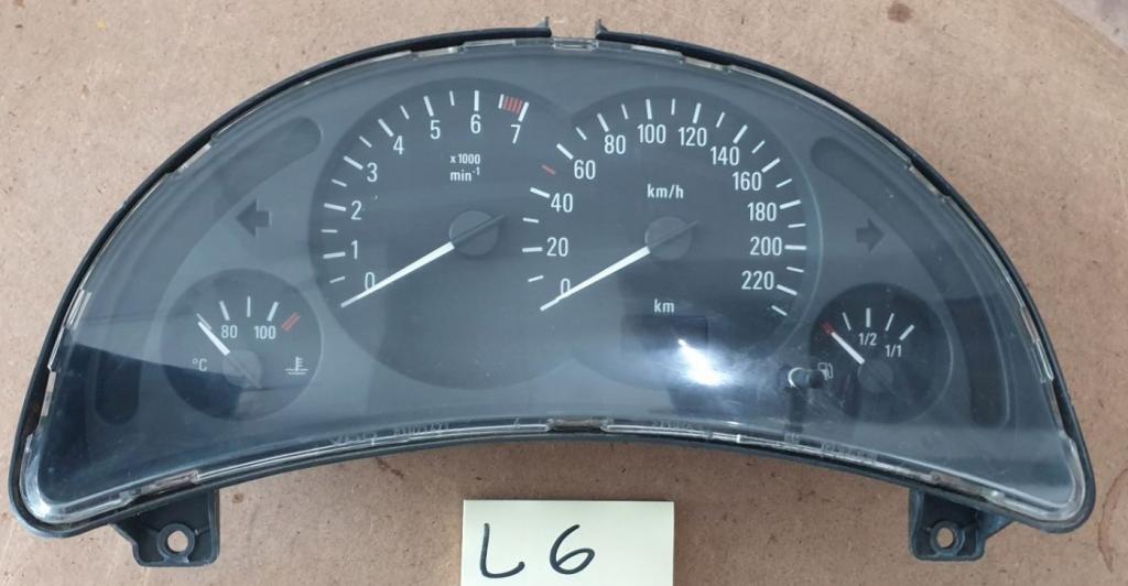Opel Corsa C 2000-2006 hatchback 1.0 12v petrol MT 43 kW 2003  Prístrojová doska 09166813FK
