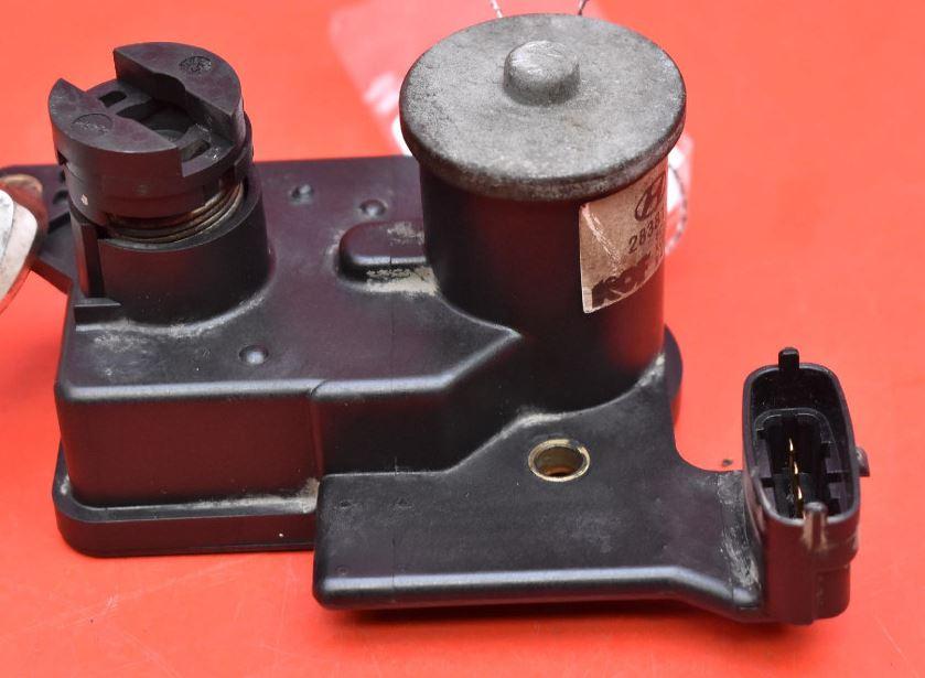 Kia Magentis II 2008-2010 sedan 2.0 CRDI diesel MT 110 kW 2010  Nastavovač (klapka) sacieho potrubia 28381-27450 KIA