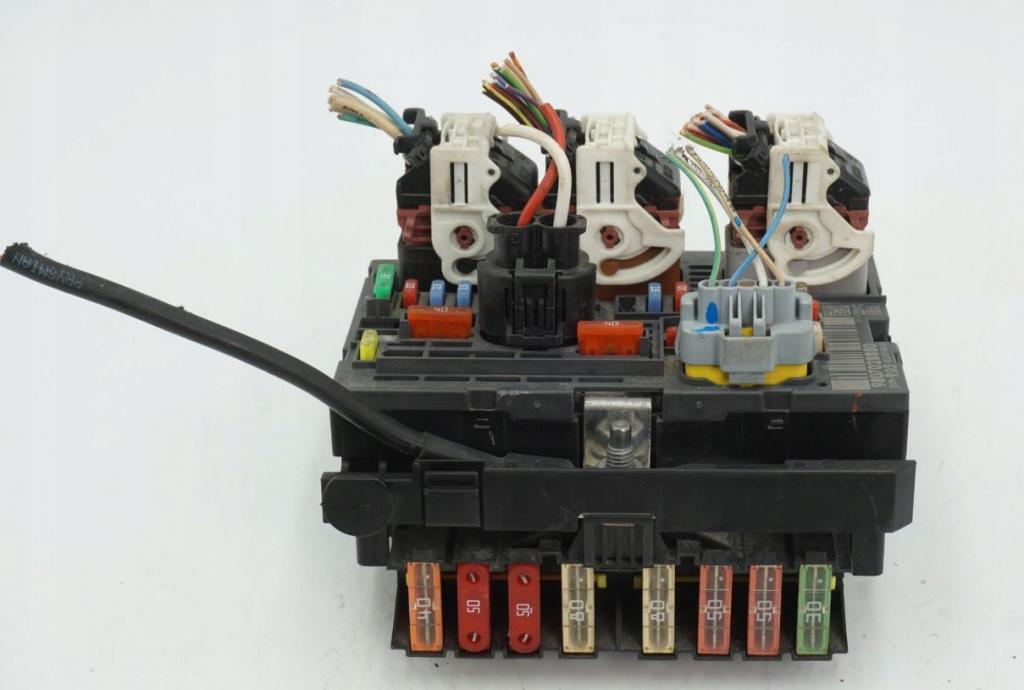 Citroen Berlingo II 2008-2018 hatchback 1.6 HDI diesel MT 68 kW 2015  Poistková skrinka 9807028880