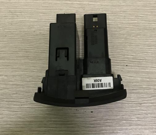 Kia Soul I 2008-2013 hatchback 1.6 CRDI  94kW  Prepínač svetiel 201005708