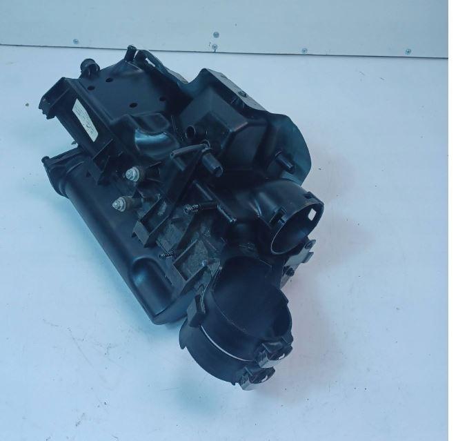 Mercedes B W245 2005-2011 hatchback 2.0 CDI diesel MT 80 kW 2006  Obal vzduchového filtra A6400900701