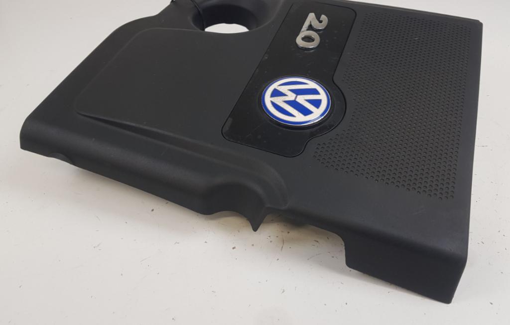 Volkswagen Passat B5 1995-2005 sedan 2.0 8v petrol MT 85 kW 2002  Kryt motora horný 06B103925F 06B103925