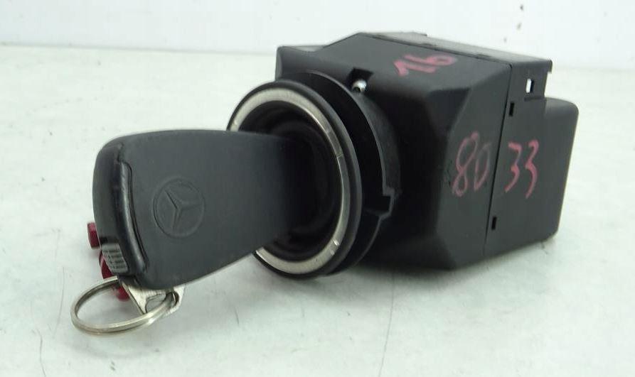 Mercedes E W210 1995-2002 combi 2.2 CDI diesel MT 92 kW 1998  Spínacia skrinka 2105450008