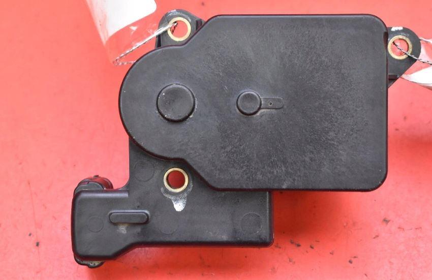 Kia Magentis II 2008-2010 sedan 2.0 CRDI diesel MT 110 kW 2010  Nastavovač (klapka) sacieho potrubia 28381-27450 KIA