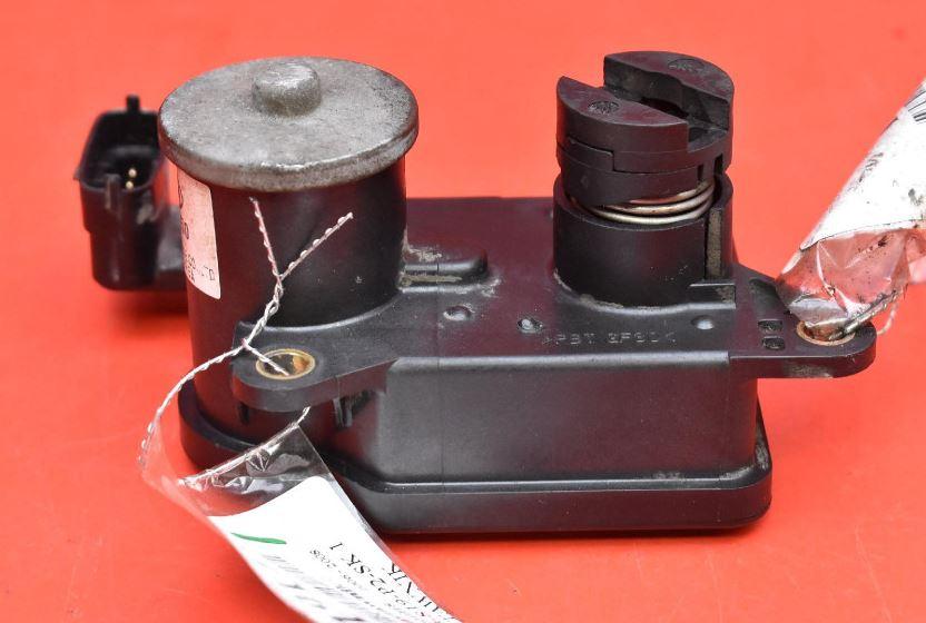 Kia Magentis II 2008-2010 sedan 2.0 CRDI diesel MT 110 kW 2010  Nastavovač (klapka) sacieho potrubia 28381-27450 KIA