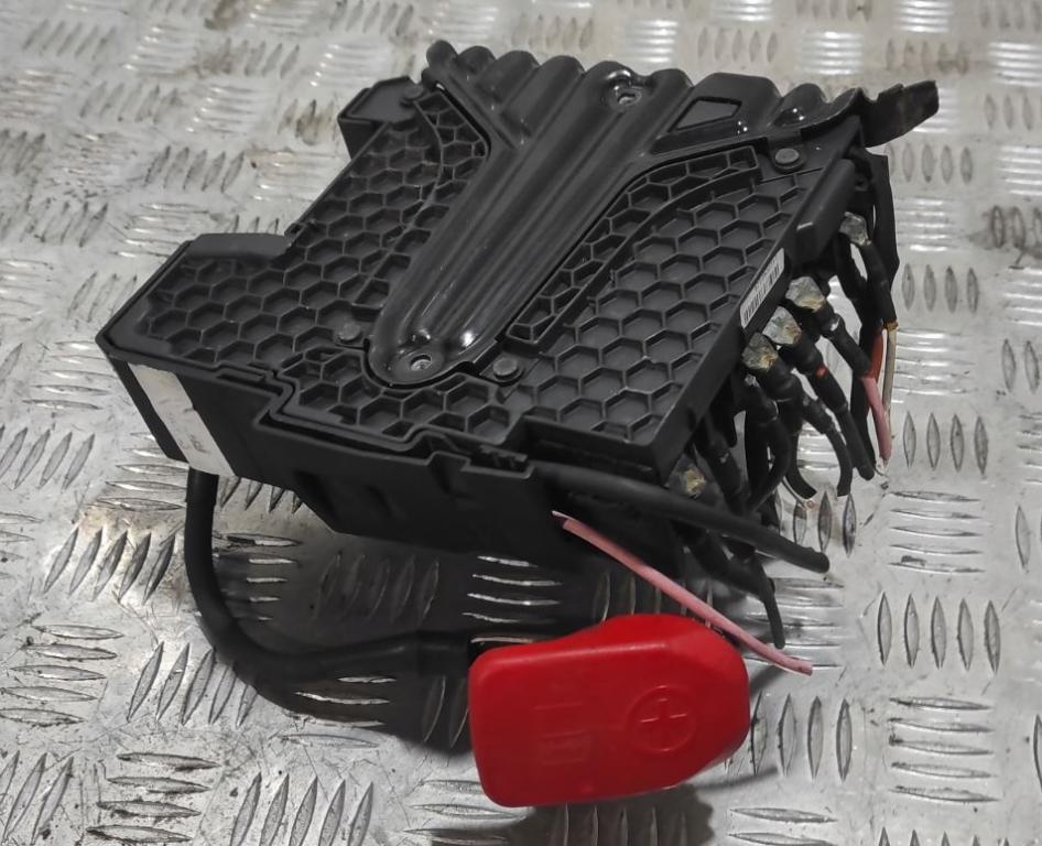 Peugeot 308 II 2013-2021 combi 2.0 E-HDI diesel MT 110 kW 2015  Modul 9675349880