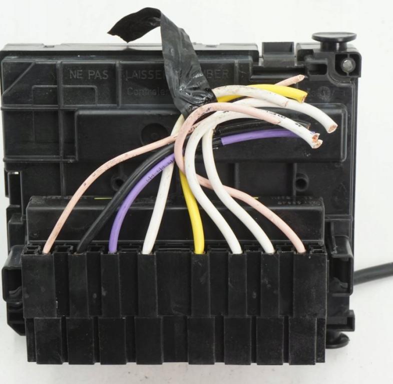 Citroen Berlingo II 2008-2018 hatchback 1.6 HDI diesel MT 68 kW 2015  Poistková skrinka 9807028880