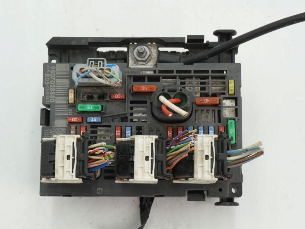 Citroen Berlingo II 2008-2018 hatchback 1.6 HDI diesel MT 68 kW 2015  Poistková skrinka 9807028880