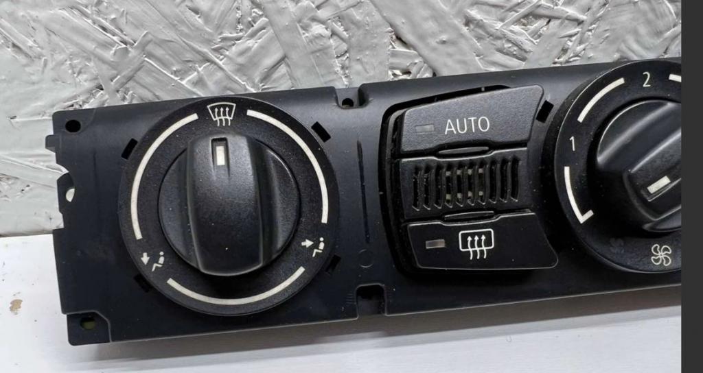 BMW 5 E60 2003-2010 sedan 3.0 petrol MT 170 kW 2003  Panel kúrenia/klimatizácie 6938548 900251530010 0011700