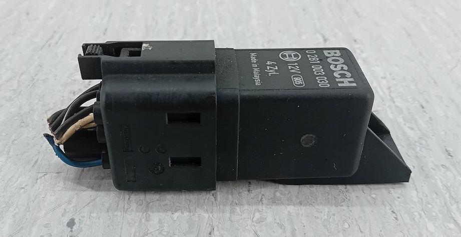 Honda Fr-v hatchback 2.2 I-CTDI diesel 103 kW 2007  Relé 0281003030