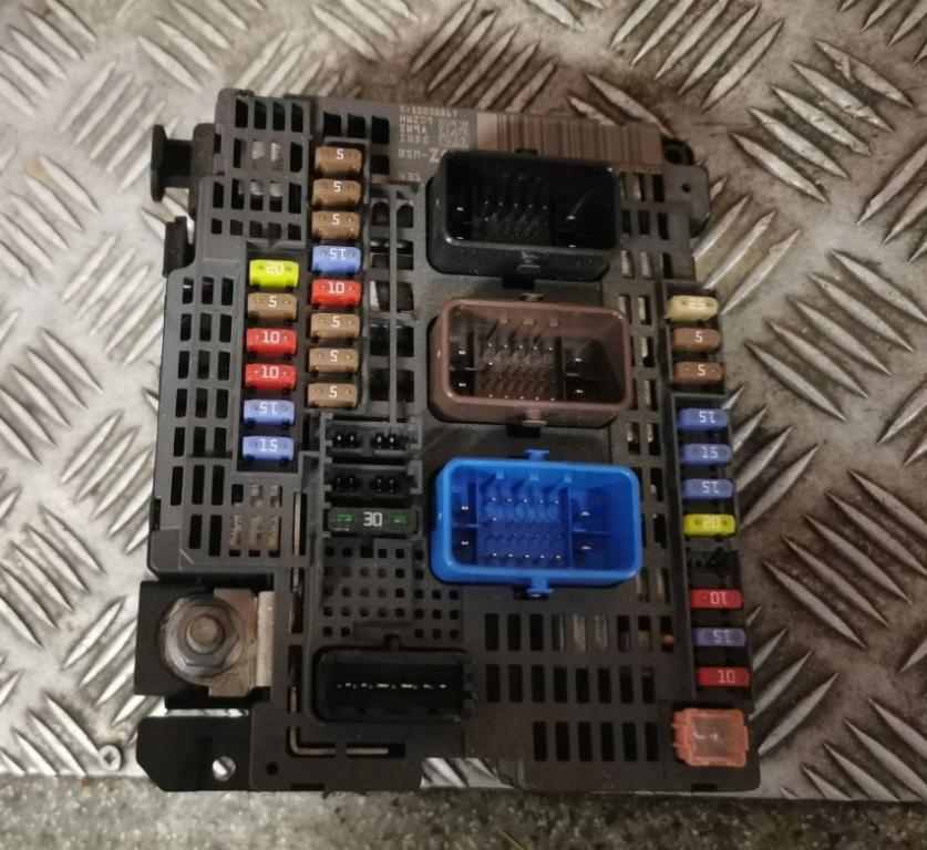 Peugeot 508 2010-2018 sedan 1.6 HDI diesel AT 88 kW 2017  Poistková skrinka 9674922080