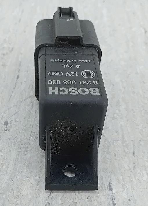 Honda Fr-v hatchback 2.2 I-CTDI diesel 103 kW 2007  Relé 0281003030